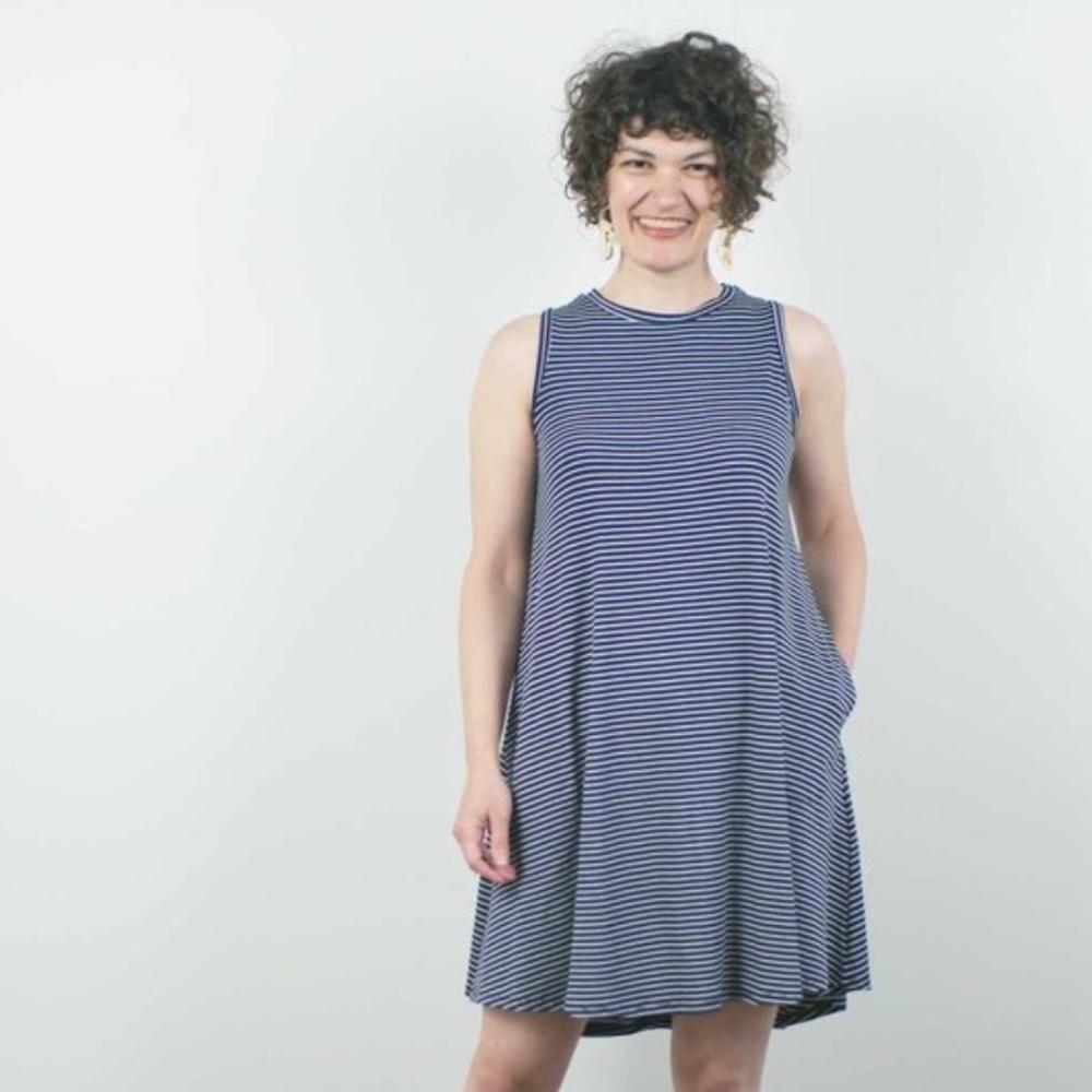 Sarah Liller Navy Striped Strechy A Line Side Pockets Coastal Minimalist Dressxl